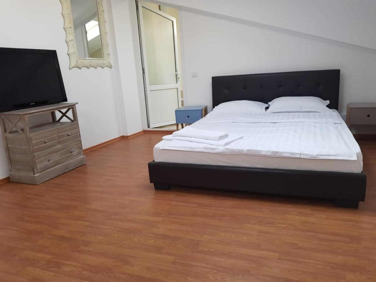 Nonna Mia Hotel Βουκουρέστι Εξωτερικό φωτογραφία